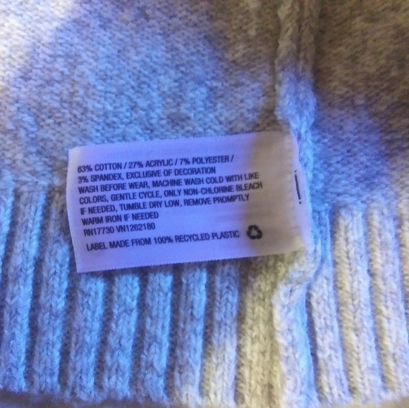 Cute toddler sweater size 2T - Picture 2 of 4